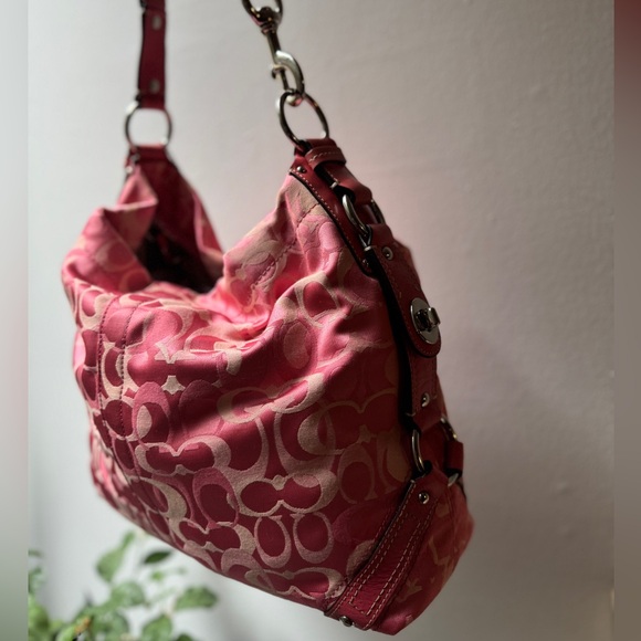 Coach Pink Optics Large Carly
Hobo Bag Signature Print F13981 - Picture 7 of 7